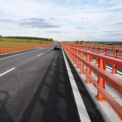 福建莆田201不銹鋼復(fù)合管護(hù)欄高速公路防撞欄綠洲護(hù)欄